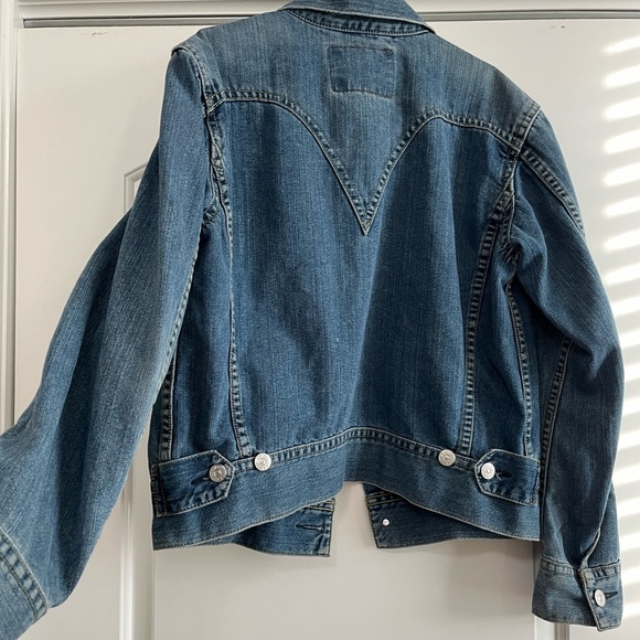 EUC Levi Denim Jacket - Picture 4 of 6